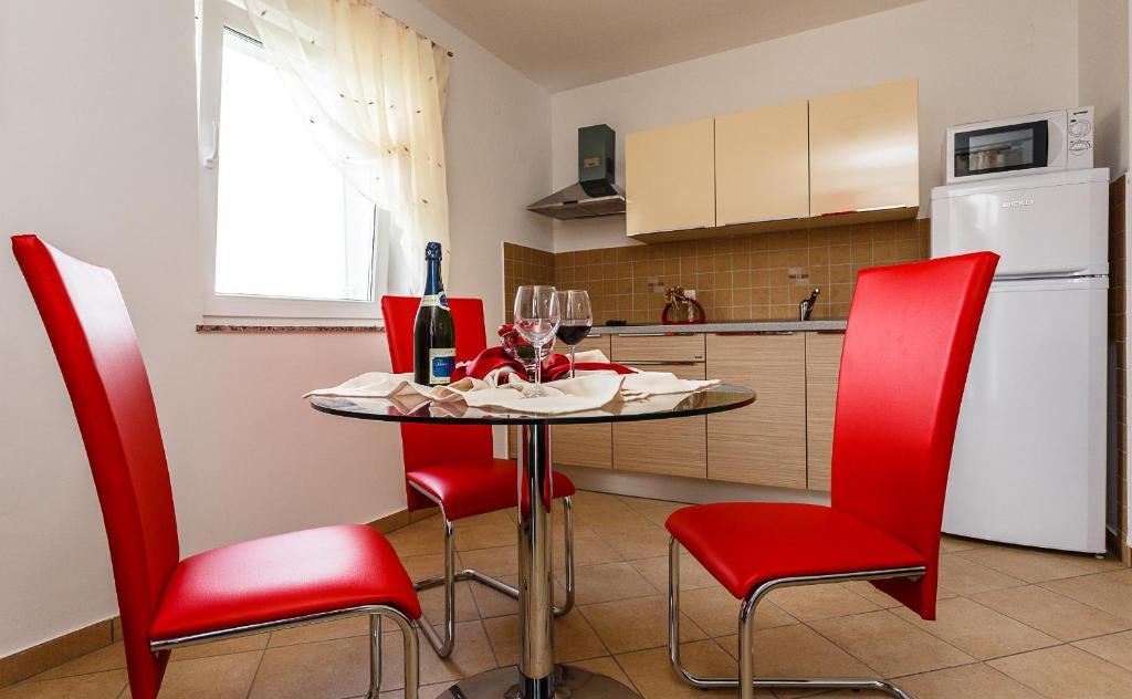 Apartments Mare & Mons Deluxe Malinska Ruang foto