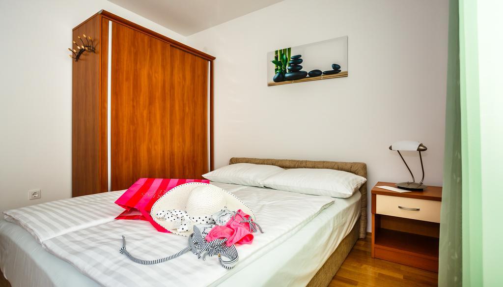 Apartments Mare & Mons Deluxe Malinska Bagian luar foto