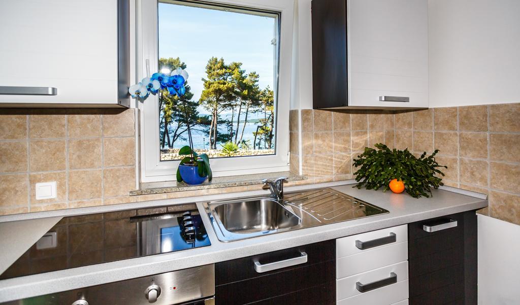 Apartments Mare & Mons Deluxe Malinska Bagian luar foto